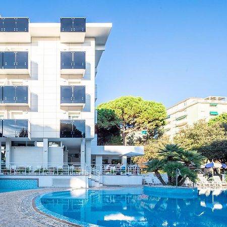 Hotel Ambassador Meuble لينانو سابيادورو المظهر الخارجي الصورة