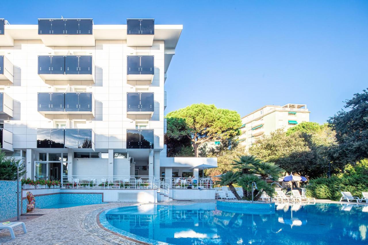 Hotel Ambassador Meuble لينانو سابيادورو المظهر الخارجي الصورة