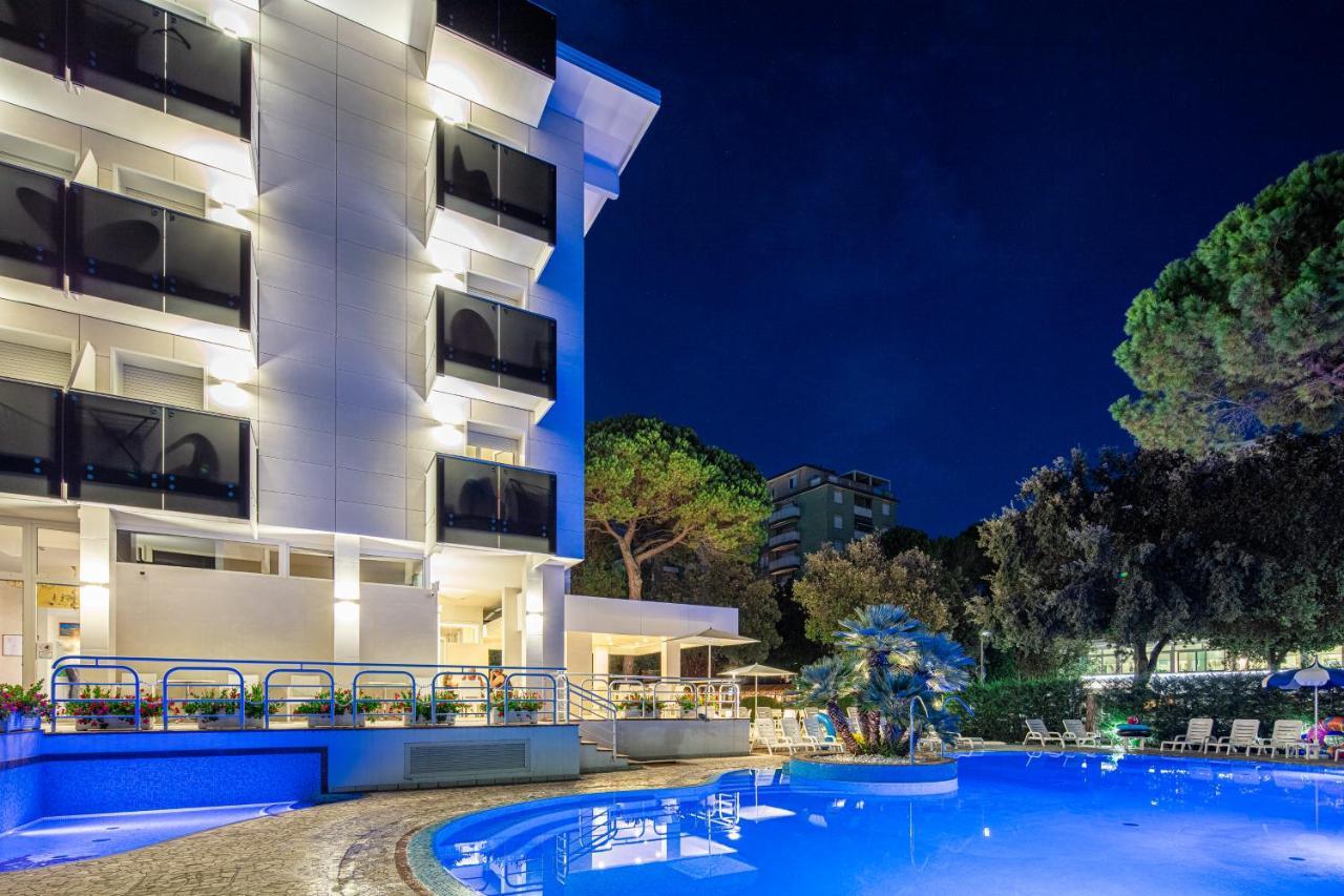 Hotel Ambassador Meuble لينانو سابيادورو المظهر الخارجي الصورة