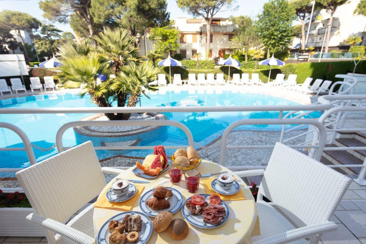 Hotel Ambassador Meuble لينانو سابيادورو المظهر الخارجي الصورة
