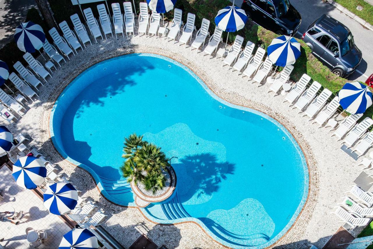 Hotel Ambassador Meuble لينانو سابيادورو المظهر الخارجي الصورة