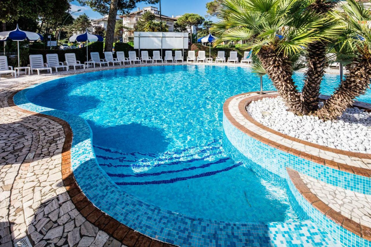 Hotel Ambassador Meuble لينانو سابيادورو المظهر الخارجي الصورة